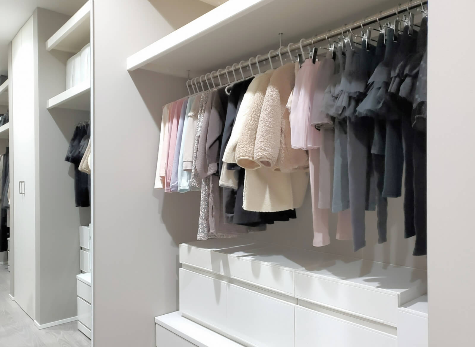 7着で回す。ミニマルな1軍クローゼットの作り方