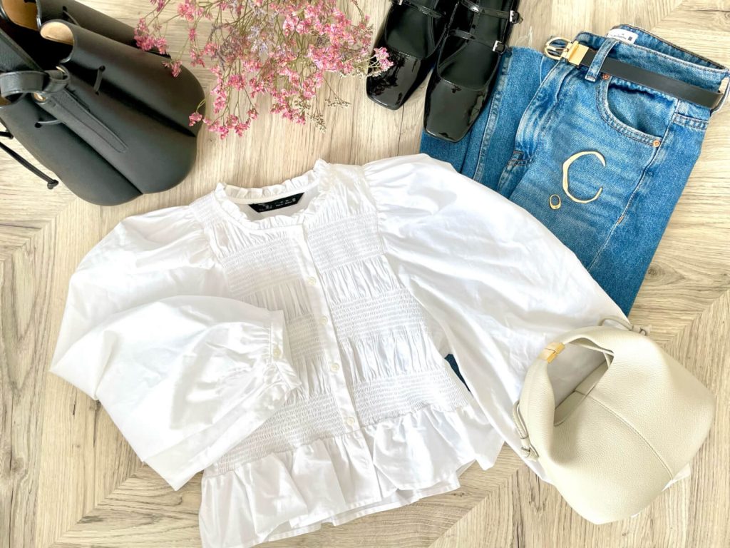 鉄板の定番服を選ぶ